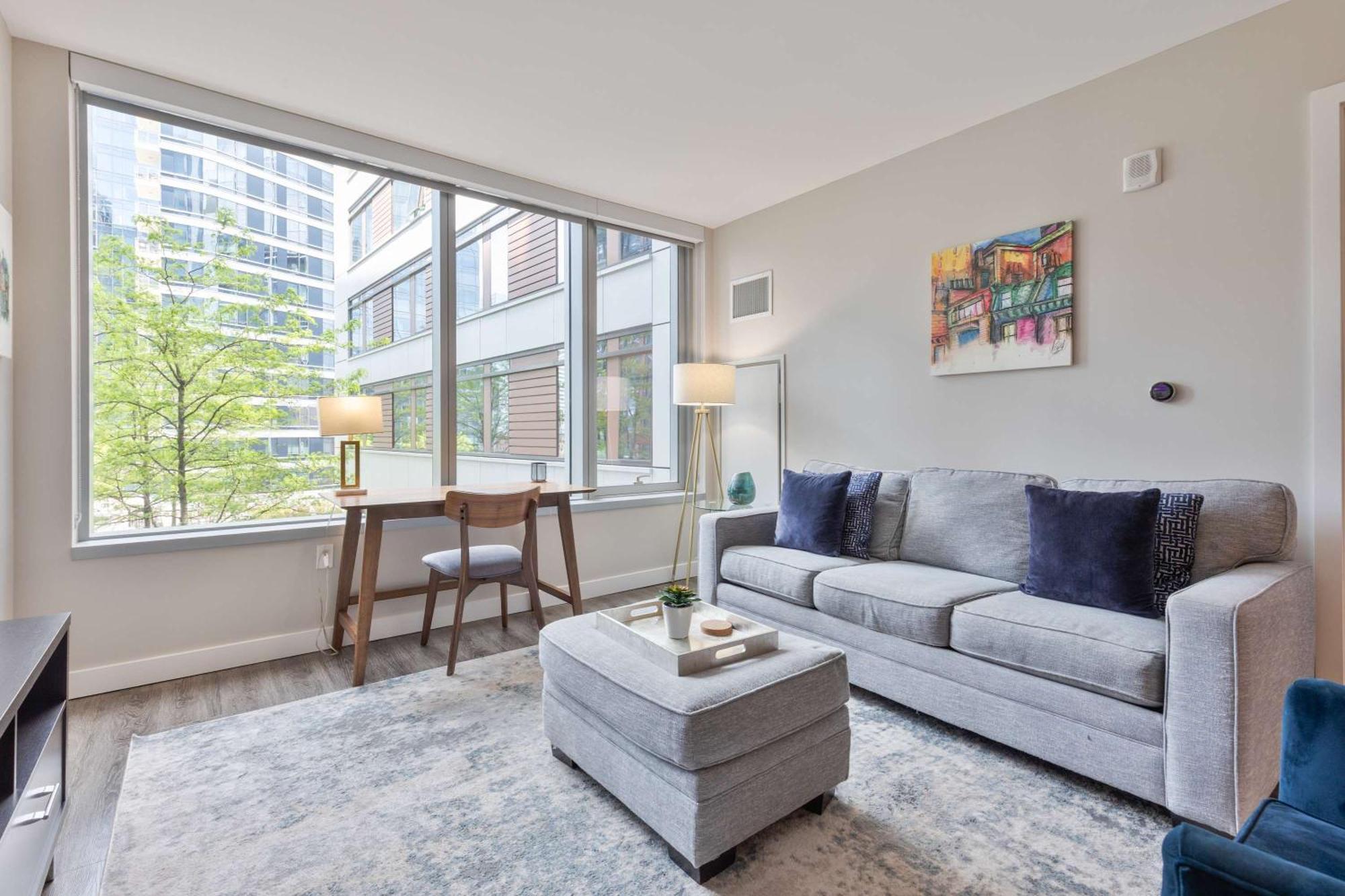 Luxury In Seaport With Gym